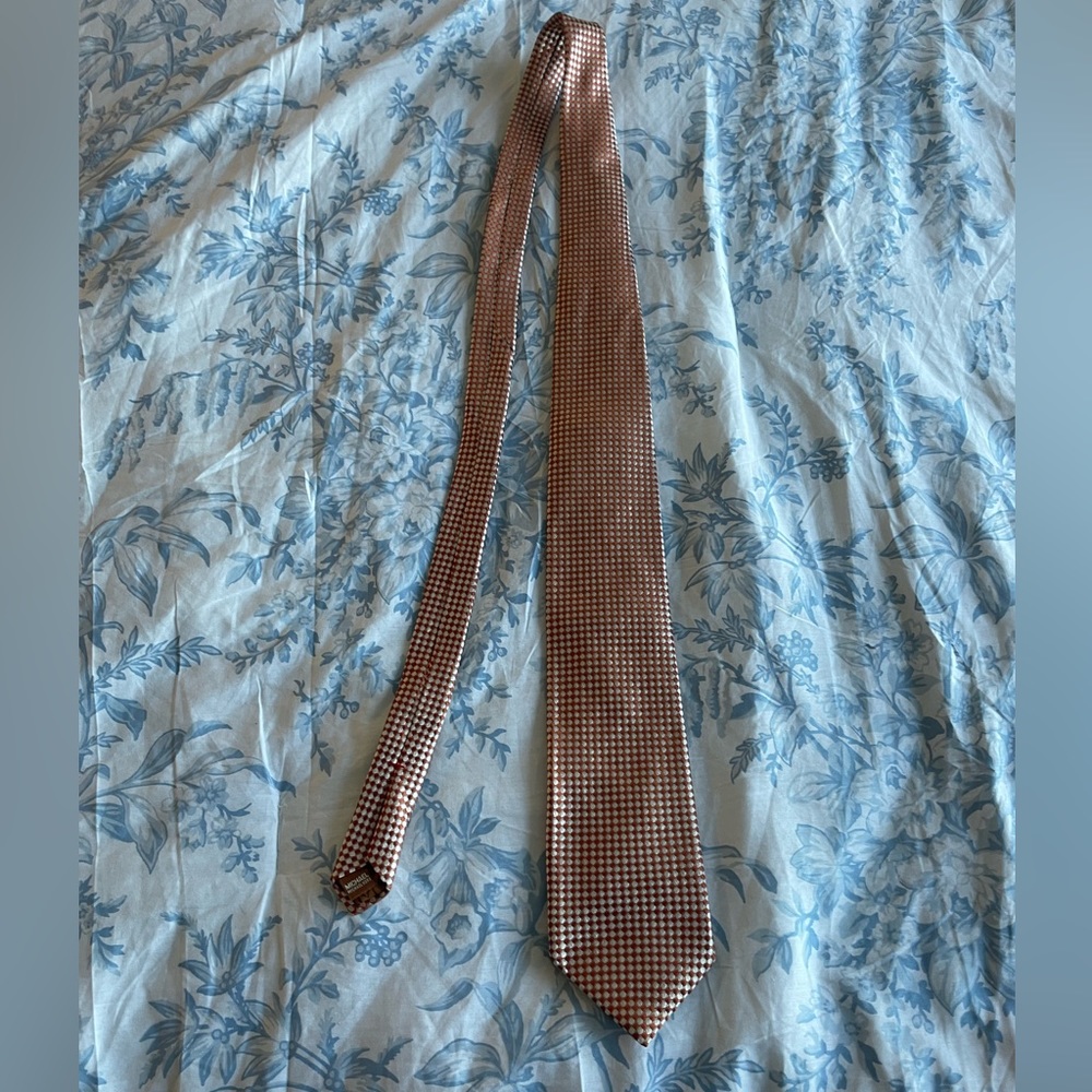 MK tie